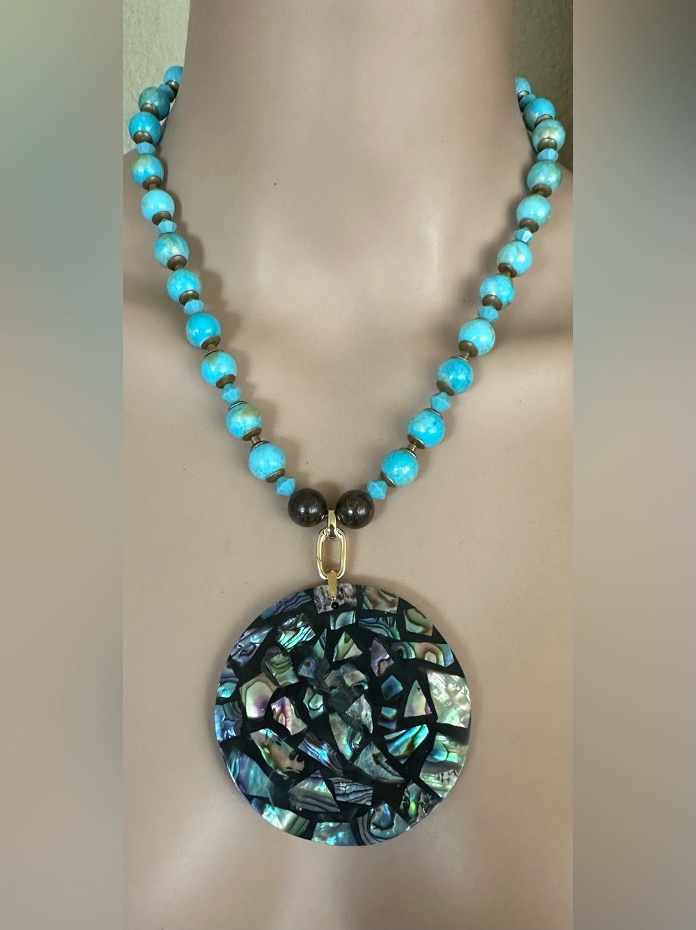 24 inch Blue Mashan bead Necklace NWOT